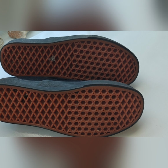 Vans Black Slip On Shoes Women's 9~Men's 7.5 Low Top Canvas  EUC - Picture 2 of 3